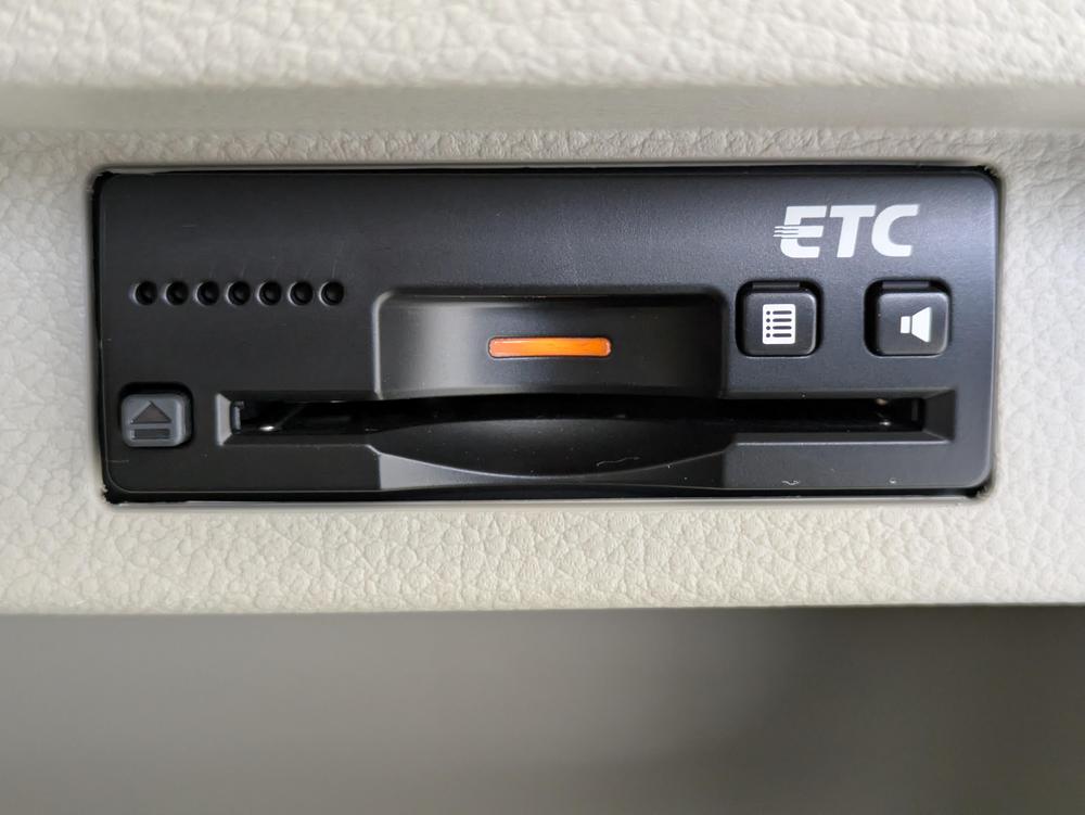 便利な必須アイテムのＥＴＣも装備しています！これがあればご納車の日からすぐにドライブにお出掛けできますね！