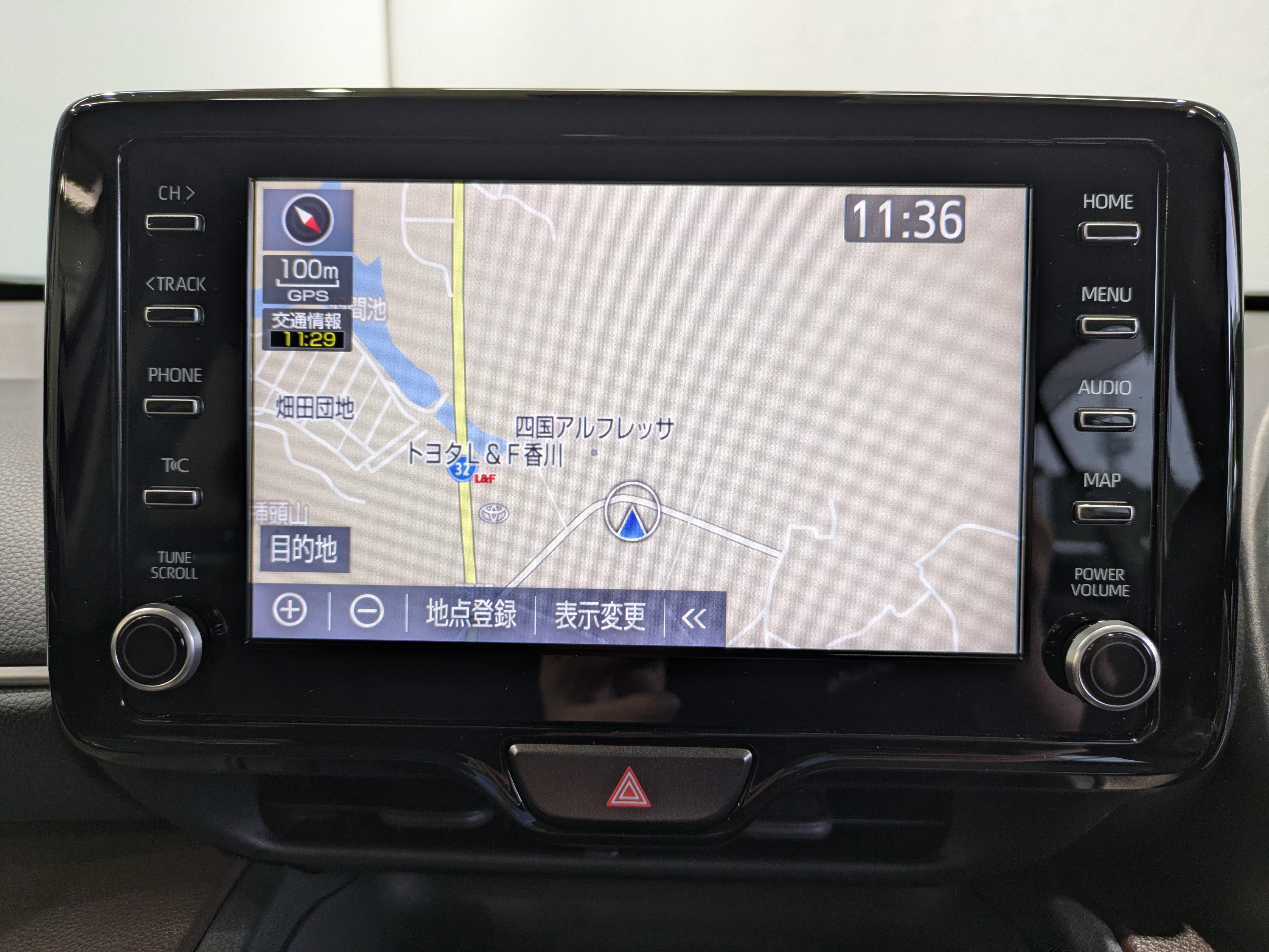 純正ナビを装備。タッチパネル式で使いやすく、お出かけもラクラクです。